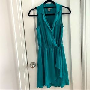 Forever 21 Contemporary Faux Wrap Dress. Size XS